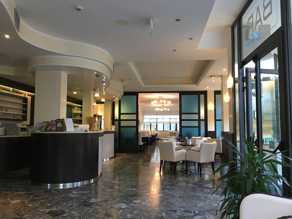 Hotel Bellevue リニャーノ・サッビアドーロ エクステリア 写真